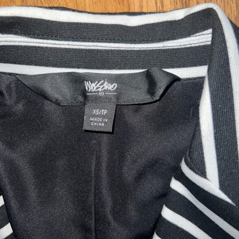 Striped Blazer - Picture 3 of 4